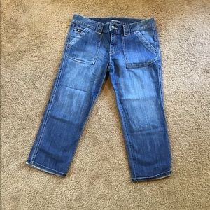 WOMANS GAP CROPPED PANTS SZ 8